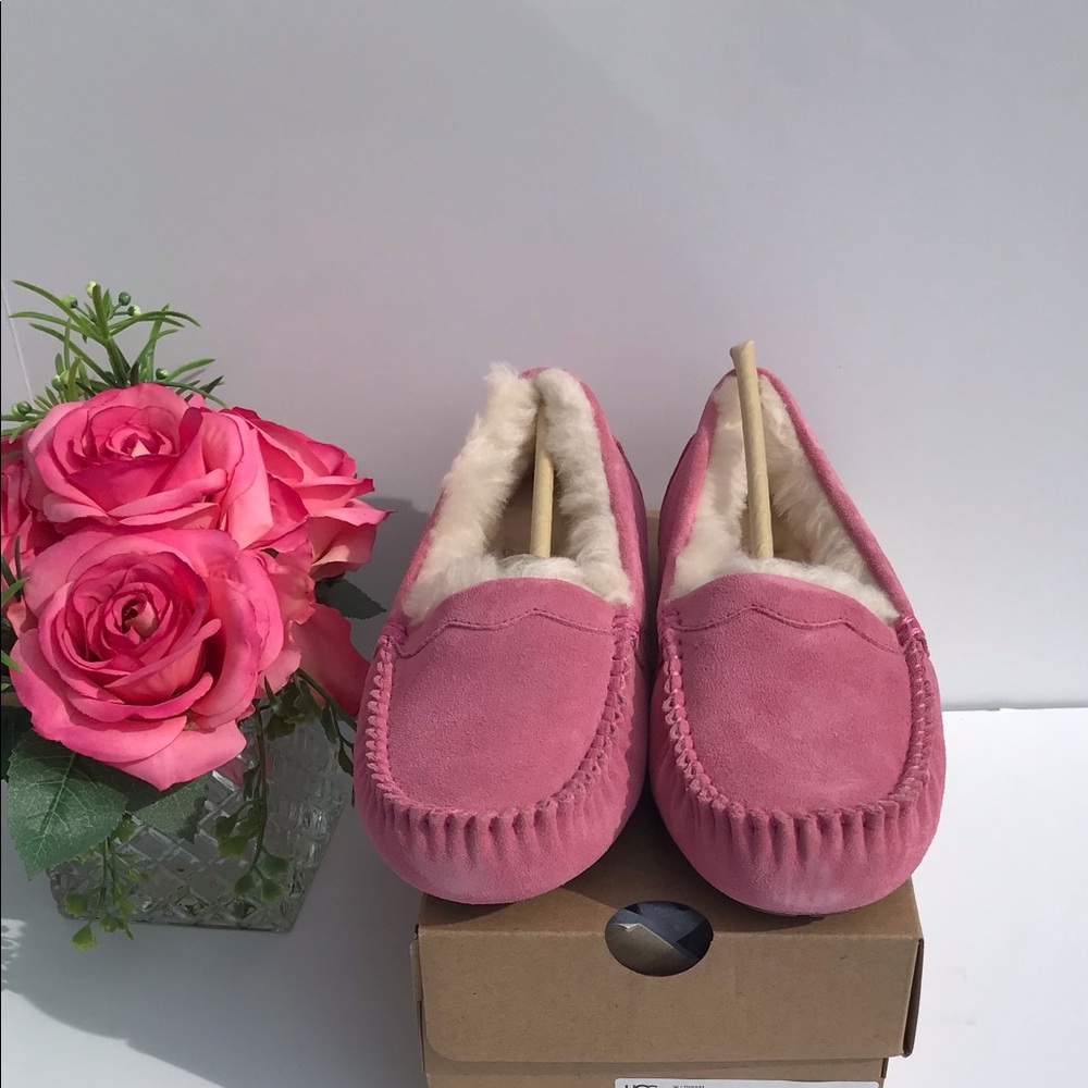 UGG Scalloped Moc - Picture 2 of 10